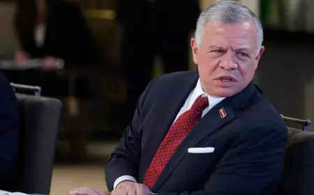 الملك يعقد اجتماعًا طارئًا لـ مؤسسات دولية