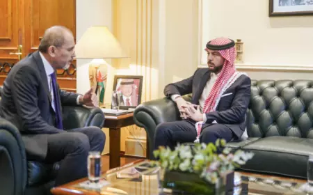 ولي العهد يشيد بأداء وزارة الخارجية