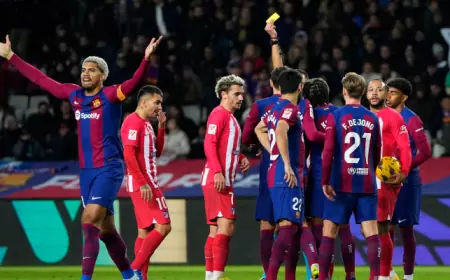 مفاجأة.. برشلونة يتهم حكم مباراة أتلتيكو بـ"التجسس"