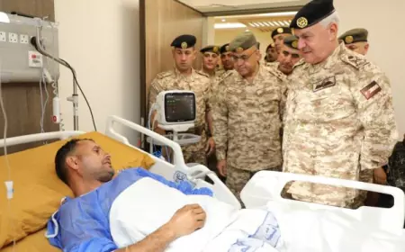 رئيس هيئة الأركان المشتركة يعود مصاب حادثة حرس الحدود