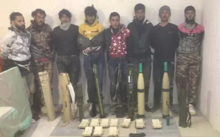 الجيش: القبض على 9 مهربين كانوا مع المجموعات المسلحة - صور