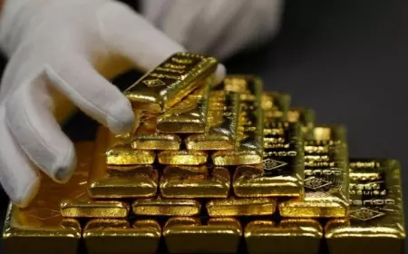 الذهب يتراجع