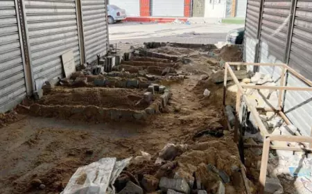 غزة..  قبور في كل مكان وجثامين ملقاة على الأرض
