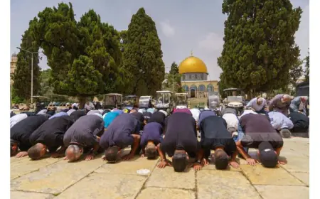 10 آلاف مصل أدوا صلاة الجمعة بالمسجد الأقصى