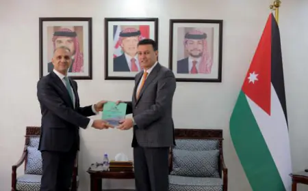 الصفدي يتسلم تقرير ديوان المحاسبة 2022