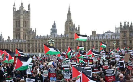 آلاف المتظاهرين في لندن يطالبون بوقف الحرب على غزة