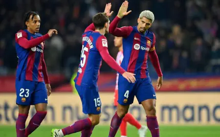 دفاع برشلونة يؤرق مدربه