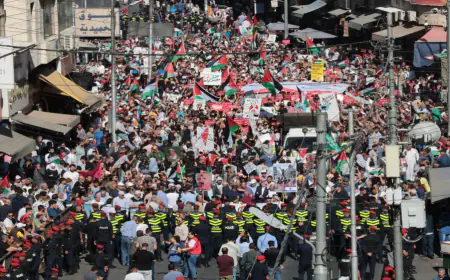 مسيرات حاشدة دعما لصمود الفلسطينيين