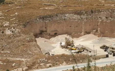 صناعة عمان: عدم وجود مكب لمخلفات مصانع الحجر يهددها بالتوقف