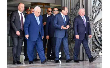 الملك يودع الرئيسين المصري والفلسطيني لدى مغادرتهما العقبة