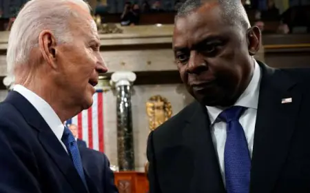 بايدن: يُقر بخطأ وزير دفاعه 