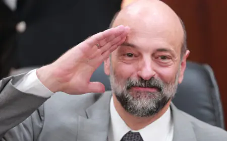 الرزاز يلتقي مبادرات شبابية تنموية في مأدبا