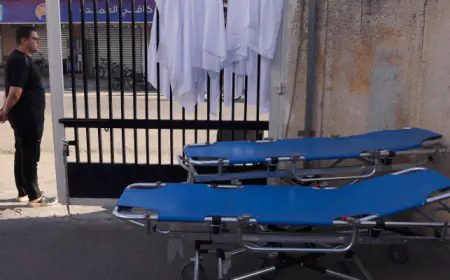 تقرير: مستشفى ناصر يُعالج المرضى على الأرض