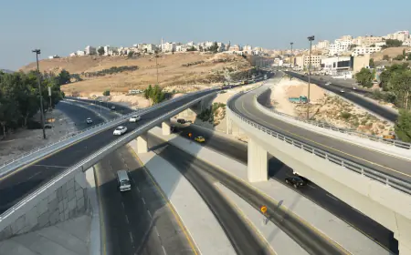 إعادة  الحركة  المرورية  أعلى الجسر القوسي في تقاطع عين غزال