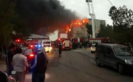 إصابتان بحريق مستودع بلاستيك بسحاب