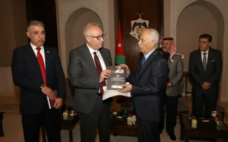رئيس الديوان الملكي الهاشمي يلتقي وفدا من جامعة اليرموك
