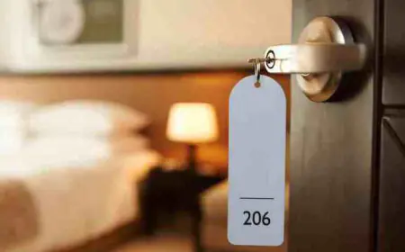 اتفاقية جماعية تخدم قرابة  23 ألف عامل في الفنادق.. التفاصيل