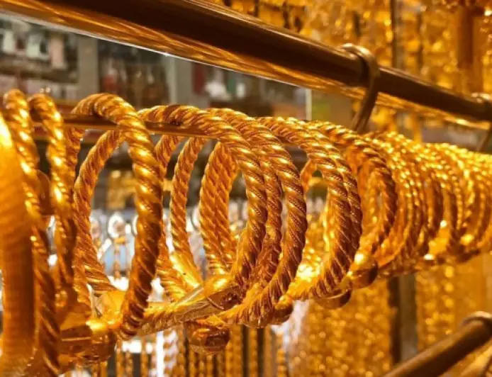 الذهب يتراجع من أعلى مستوياته.. عالميا
