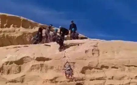 الدفاع المدني ينقذ شخص سقط من اعلى شق صخري في منطقة الديسة