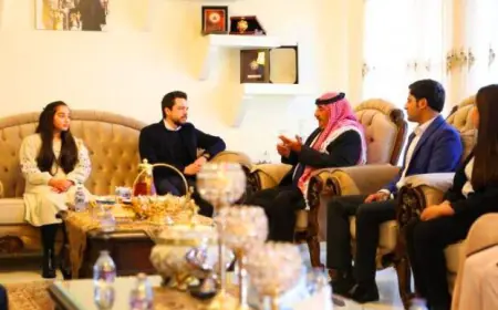 سمو الامير الحسين بن عبد الله  يزور أسرة الشهيد الرائد راشد الزيود