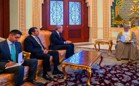 الصفدي ينقل رسالة خطية من جلالة الملك عبدالله إلى سلطان عُمان