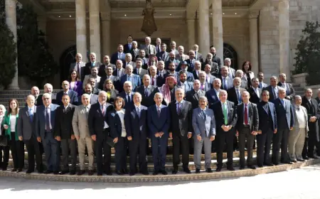 رئيس الديوان الملكي الهاشمي يلتقي وفدا من أهالي نابلس بالأردن