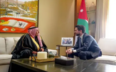 في قصر السلام.. ولي العهد  يلتقي الشيخ ضيف الله القلاب