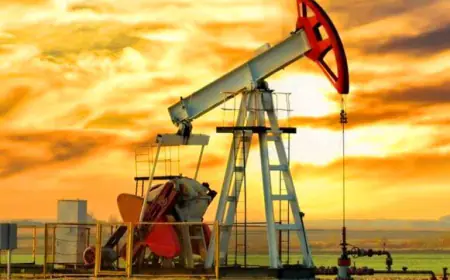 النفط يتجه لتحقيق مكاسب بنسبة 4 بالمئة هذا الأسبوع