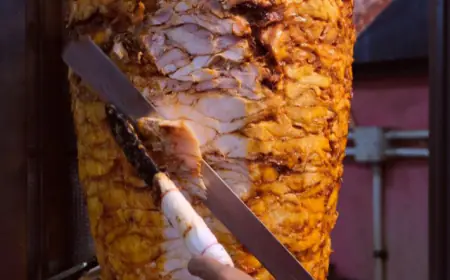 العواد: عدم وجود سيولة في يد المواطن أدى لتراجع الطلب على المطاعم