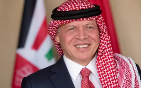 الملك يغادر أرض الوطن