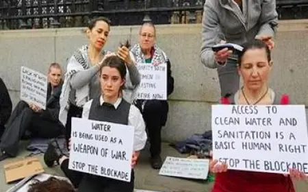 تضامنا مع غزة.. حلقن شعورهن أمام البرلمان البريطاني