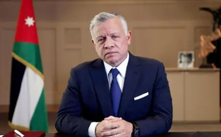 الملك يعزي بمقتل أعضاء منظمة WCK