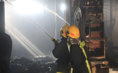 فيديو.. الدفاع المدني يخمد حريق هنجر ومشغلاً لتصنيع الأثاث في المفرق