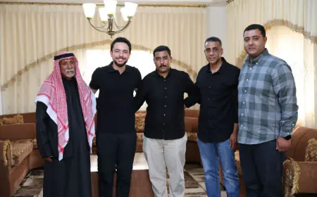 ولي العهد يزور الوكيل أول متقاعد إبراهيم الختالين