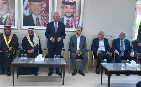 مندوبا عن الملك وولي العهد.. العيسوي يعزي عشيرة العزب