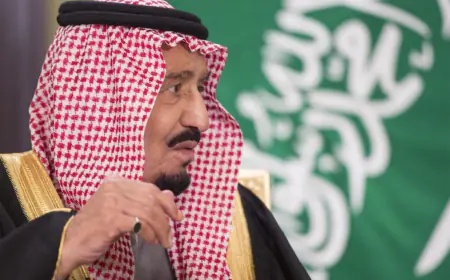 الديوان الملكي السعودي: الملك سلمان يعاني ارتفاعاً في درجة الحرارة وألما في المفاصل
