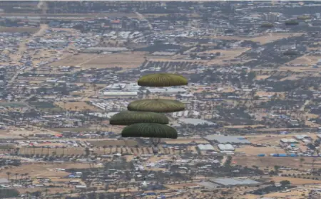 الأردن ينفذ 3 إنزالات جوية لمساعدات على جنوب قطاع غزة بمشاركة دولية