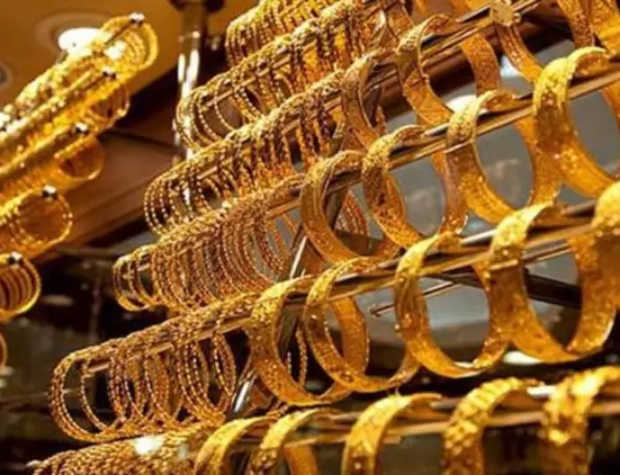 عيار 21 يسجل 104.8 دينارا والذهب يواصل ارتفاعه في السوق المحلية