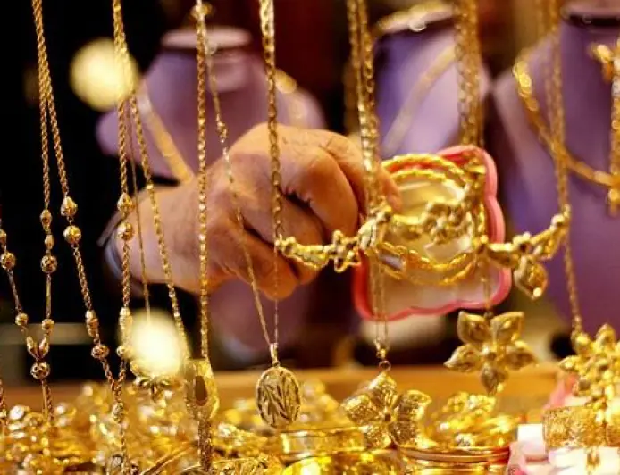 تراجع أسعار الذهب محليا.. عيار 21 ينخفض إلى 95.8 دينار للغرام