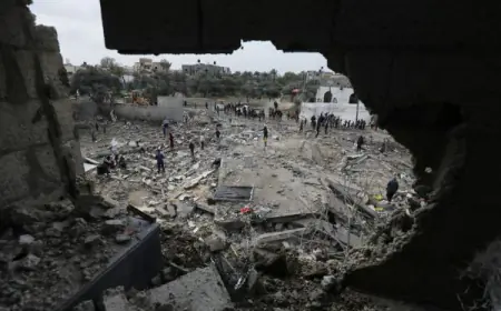244 يوما للعدوان.. الاحتلال الاسرائيلي يقصف مدرسة تؤوي نازحين وترتكب مجازر جديدة