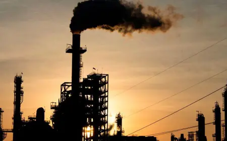 أسعار النفط تتراجع بفعل تصاعد الحرب التجارية بين الصين وأمريكا