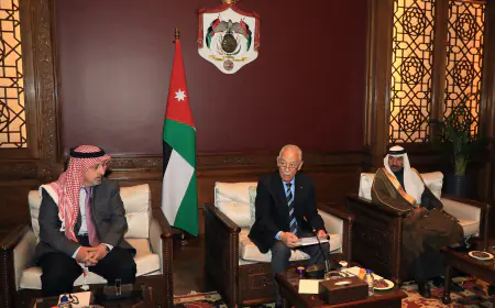 رئيس الديوان الملكي الهاشمي يلتقي وفدا من ملتقى النخبة