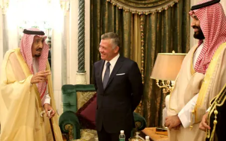 الملك سلمان وولي العهد السعودي يهنئان جلالة الملك باليوبيل الفضي