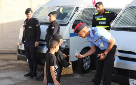 بالصور.. رجال الأمن يشاركون المواطنين بهجة عيد الأضحى
