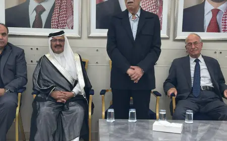 مندوبا عن الملك وولي العهد.. العيسوي يعزي عشيرة  المجالي