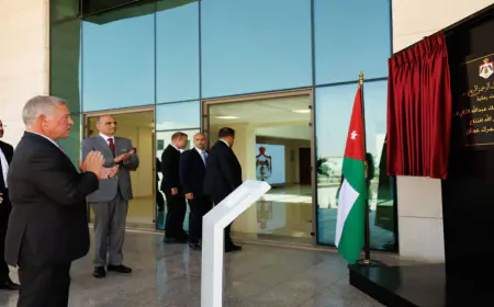 الملك يفتتح مركز جمرك عمّان الجديد في منطقة الماضونة