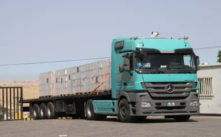 قافلة مساعدات إنسانية جديدة تضم 50 شاحنة إلى قطاع غزة