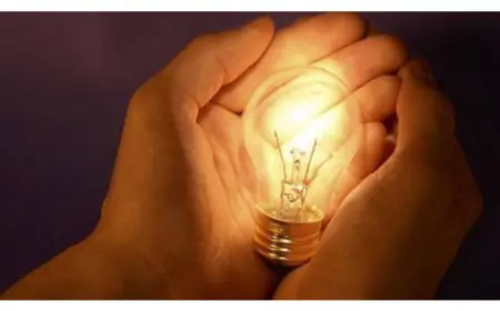 الحكومة: فلس الريف يزود 272 موقعاً ومنزلاً بالكهرباء