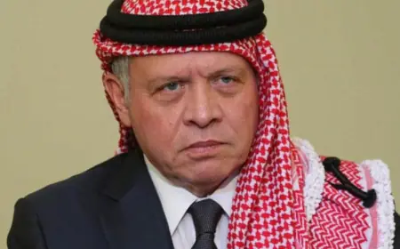 الملك يجري اتصالا مع العاهل المغربي معزيا بوفاة والدته