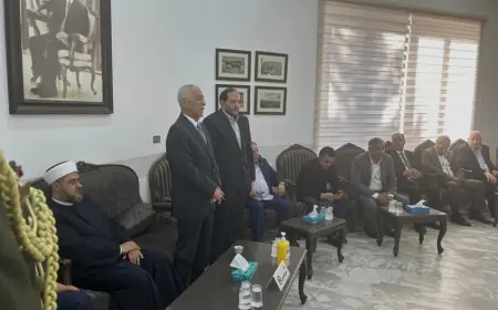 مندوبا عن الملك وولي العهد.. العيسوي يعزي آل شحادة